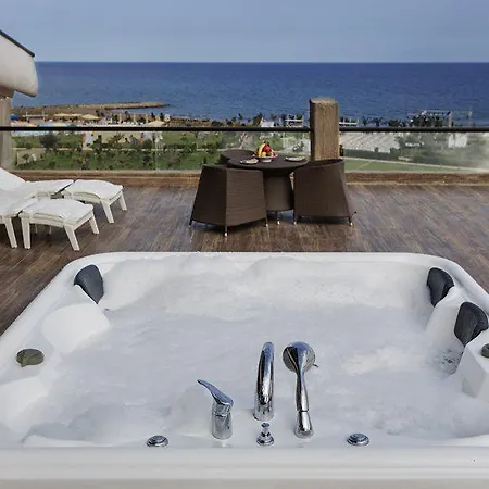 Noah's Ark Deluxe Hotel 5*