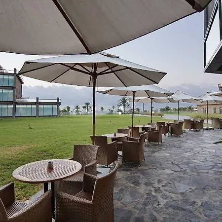 Noah's Ark Deluxe Hotel Vokolidha