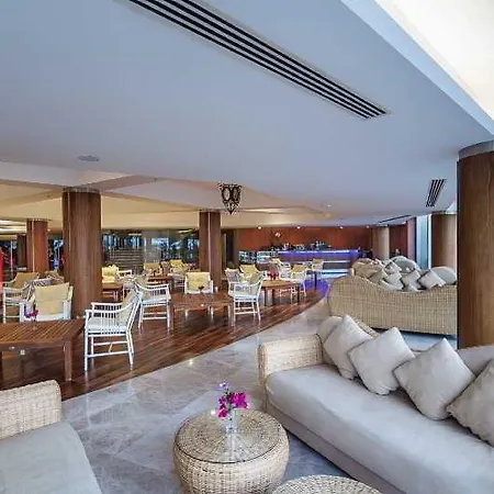 Noah's Ark Deluxe Hotel