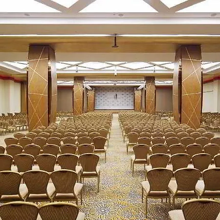 Noah's Ark Deluxe Hotel 5*