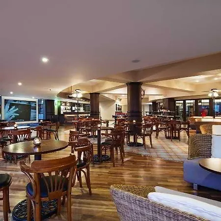 Noah's Ark Deluxe Hotel Vokolidha