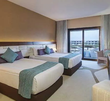 Noah's Ark Deluxe Hotell