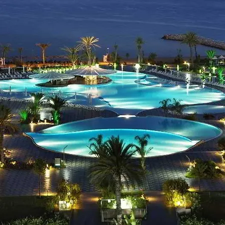 Noah's Ark Deluxe Hotel Vokolidha