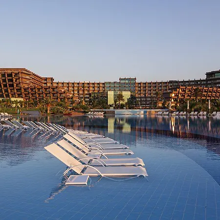 Noah's Ark Deluxe Hotel