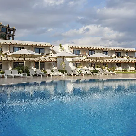 Noah's Ark Deluxe Hotel Vokolidha