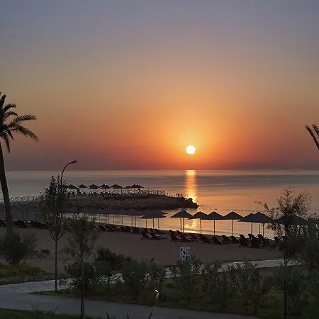 Noah's Ark Deluxe Hotel 5*