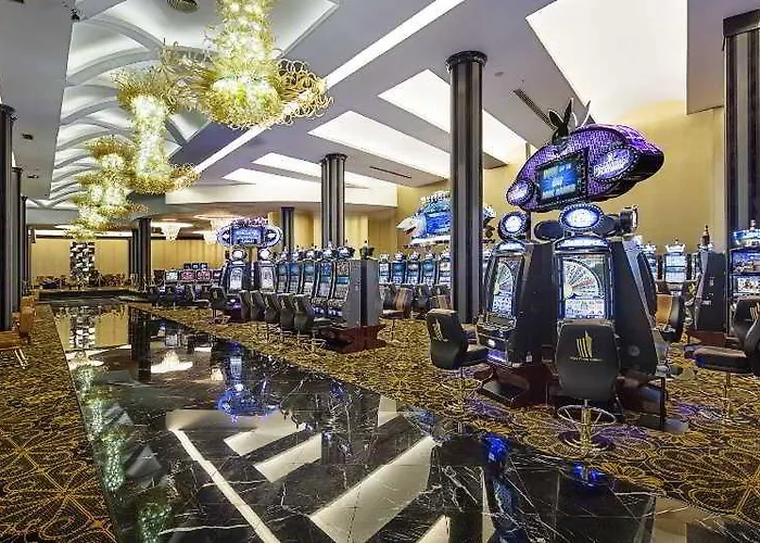 Noah's Ark Deluxe Hotel