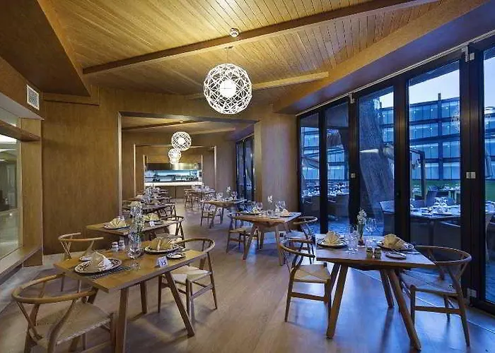 Noah's Ark Deluxe Hotel 5*