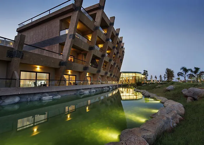 Noah's Ark Deluxe Hotel 5*