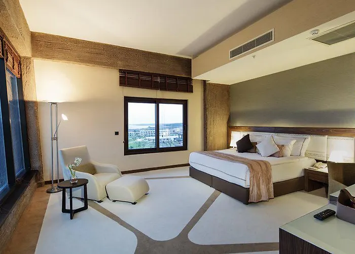 Noah's Ark Deluxe Hotel Vokolidha