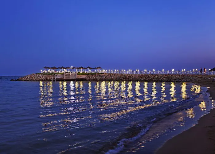 Noah's Ark Deluxe Hotel 5*