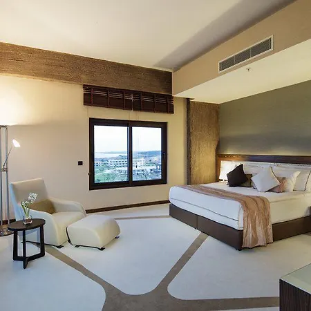 Noah's Ark Deluxe Hotel Vokolidha