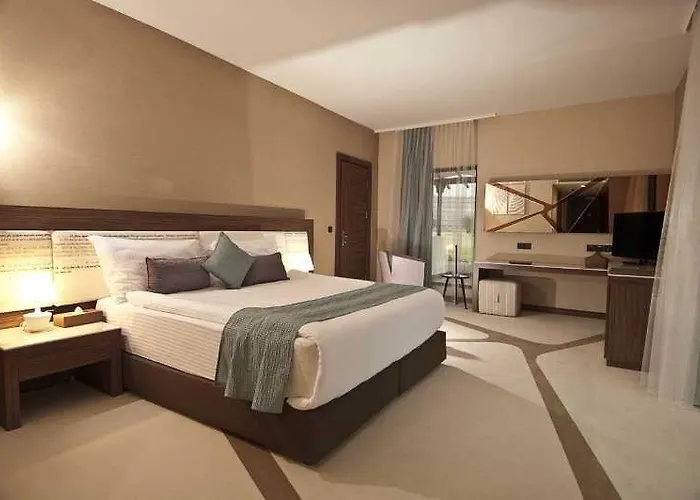 Noah's Ark Deluxe Hotel 5*